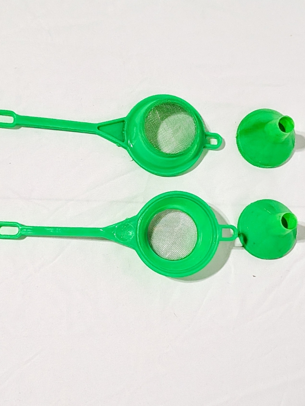 Plastic Strainers with Funnel Attachments, Green - Picture 6 of 8